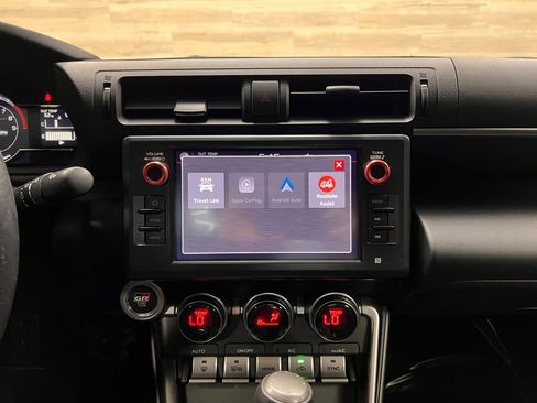 Used 2024 Toyota GR86 Premium image 15