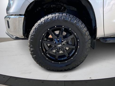 Used 2020 Toyota Tundra Limited w/ TRD Off-Road Package AWD/4WD image 34