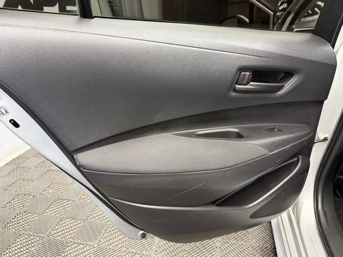 Used 2022 Toyota Corolla LE FWD image 40