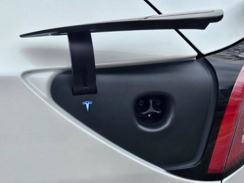 Used 2022 Tesla Model 3 image 23