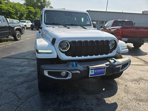 Used 2024 Jeep Wrangler Unlimited Sahara w/ Safety Group AWD/4WD image 9