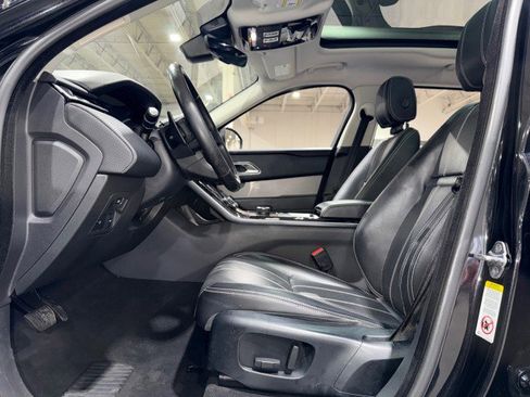Used 2018 Land Rover Range Rover Velar S image 49