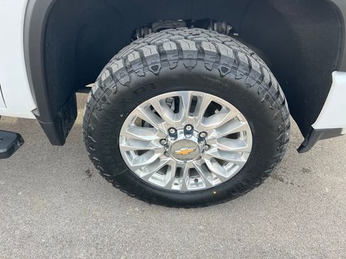 Used 2022 Chevrolet Silverado 2500 High Country image 12