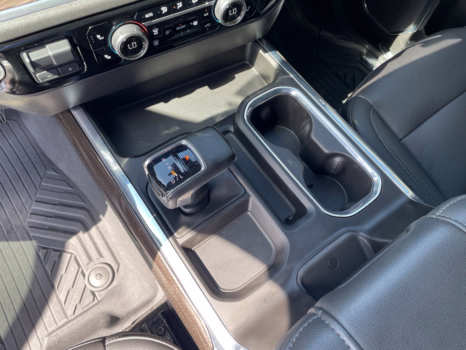 Used 2024 Chevrolet Silverado 1500 LT Trail Boss w/ Convenience Package II AWD/4WD image 27
