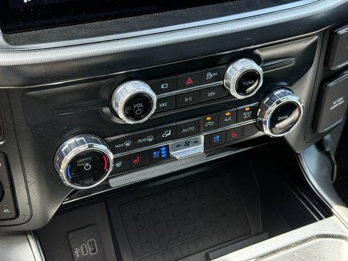 Used 2025 Ford F150 Lariat w/ Equipment Group 502A High AWD/4WD image 23