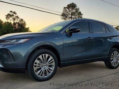 Used 2021 Toyota Venza XLE w/ Softex Package image 21