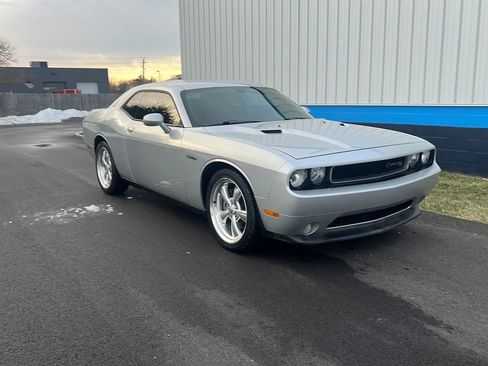 Used 2012 Dodge Challenger R/T image 3