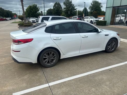 Used 2020 Kia Optima LX FWD image 3