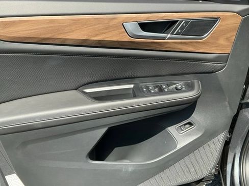 Certified 2025 Volkswagen Atlas SE FWD image 11