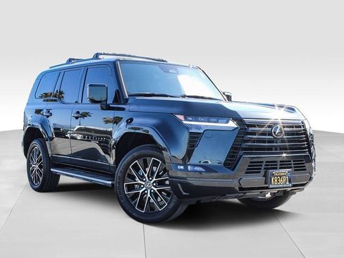 Used 2025 Lexus GX 550 w/ Cold Area Package AWD/4WD image 2