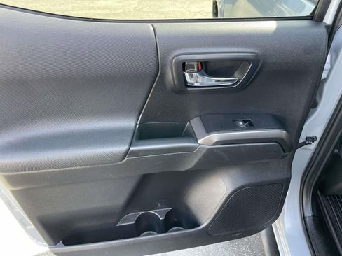 Used 2021 Toyota Tacoma TRD Sport image 16