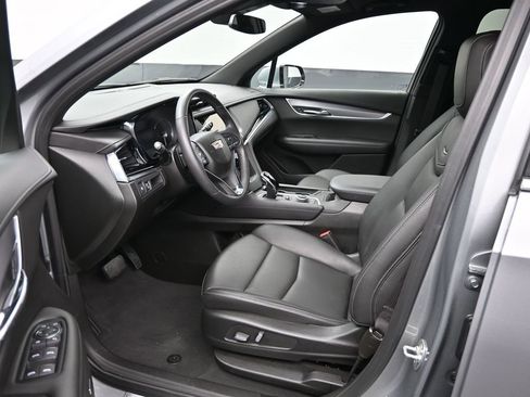 New 2025 Cadillac XT6 Luxury w/ LPO, Floor Liner Package image 9
