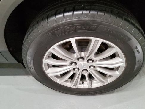 Used 2019 Cadillac XT5 Luxury image 30