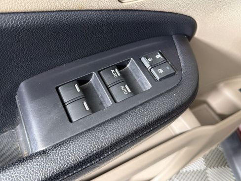 Used 2018 Honda Pilot Touring image 21