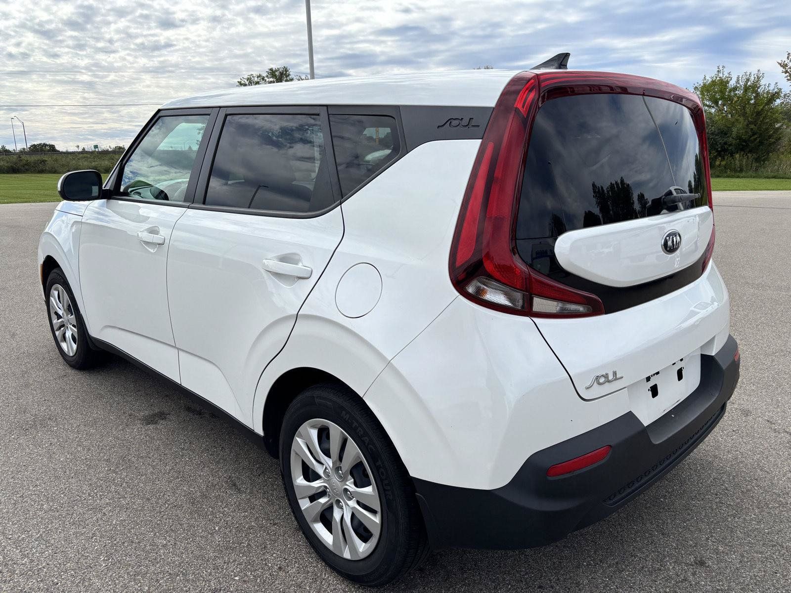Used 2020 Kia Soul LX FWD image 3