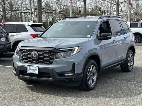 Certified 2023 Honda Passport TrailSport image 2