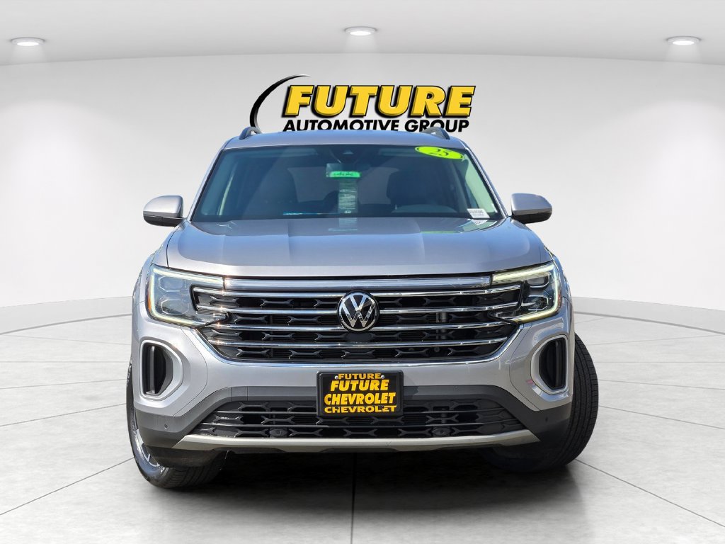 Used 2025 Volkswagen Atlas SE FWD image 2