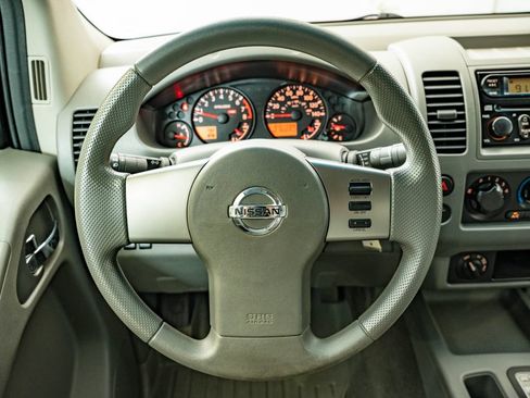 Used 2007 Nissan Frontier SE w/ SE Value Truck Pkg AWD/4WD image 36