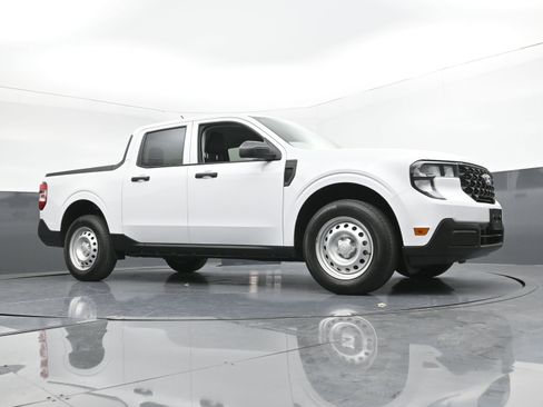 Used 2025 Ford Maverick XL w/ Equipment Group 102A image 20