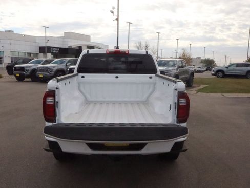 New 2026 GMC Canyon Elevation w/ Convenience Package image 16