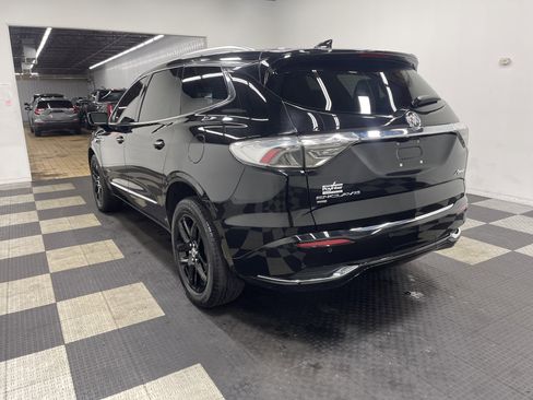 Used 2024 Buick Enclave Avenir image 2