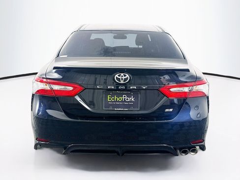 Used 2018 Toyota Camry SE w/ Convenience Package FWD image 7