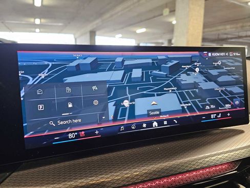 Used 2025 BMW 330i xDrive Sedan w/ Convenience Package image 17