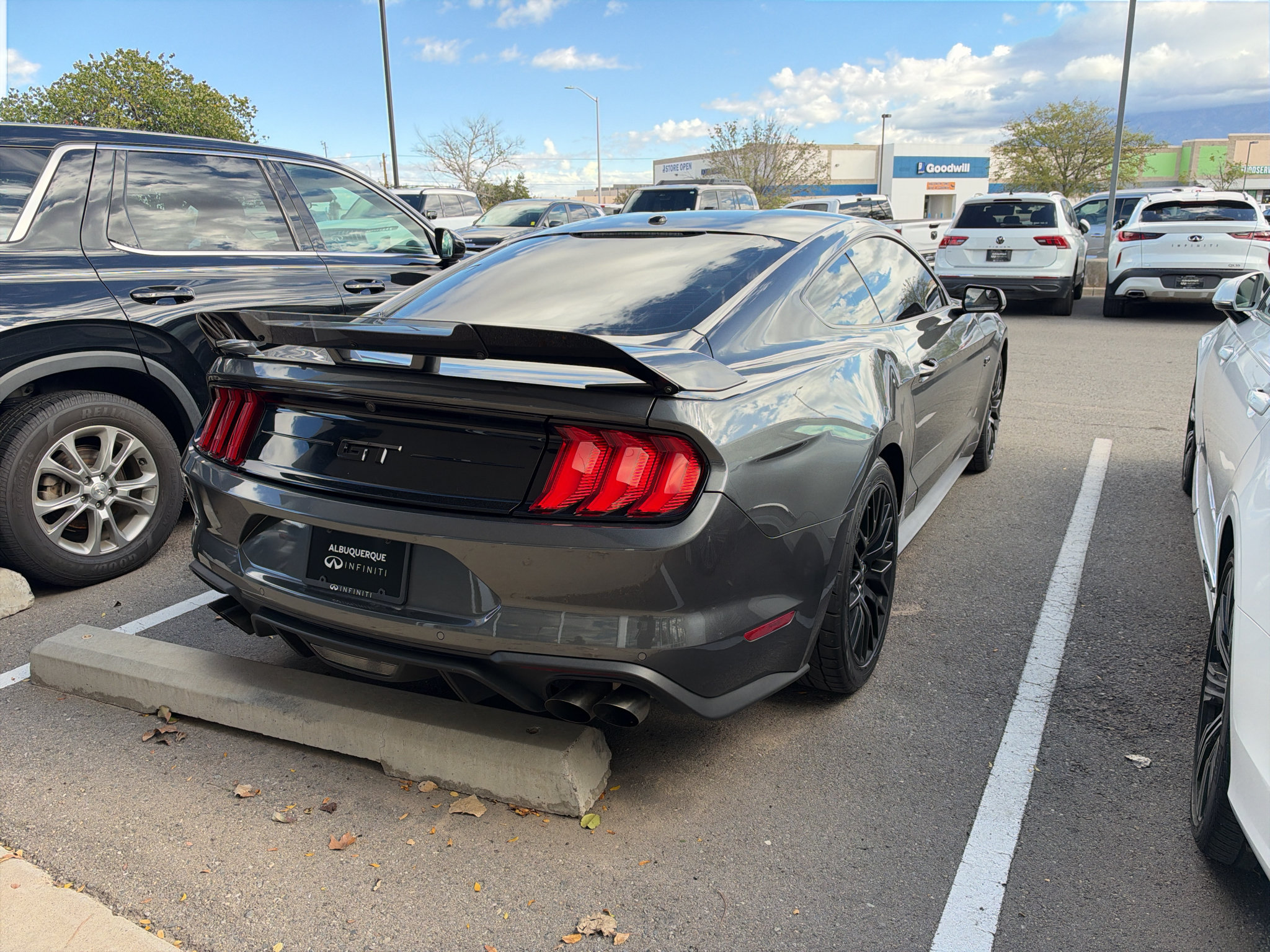 Used 2019 Ford Mustang GT Premium w/ GT Performance Package RWD image 4