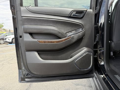 Used 2020 Chevrolet Suburban LT image 16