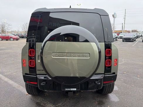 Used 2025 Land Rover Defender 110 X-Dynamic SE image 7