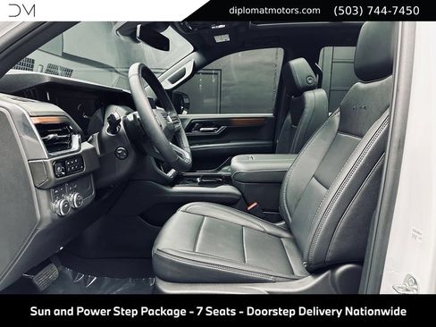 Used 2026 GMC Yukon Denali w/ Sun & Power Step Package AWD/4WD image 18