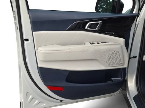 Used 2025 Kia Carnival SX Prestige FWD image 15