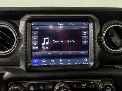 Used 2022 Jeep Wrangler Unlimited Sahara w/ Cold Weather Group AWD/4WD image 27