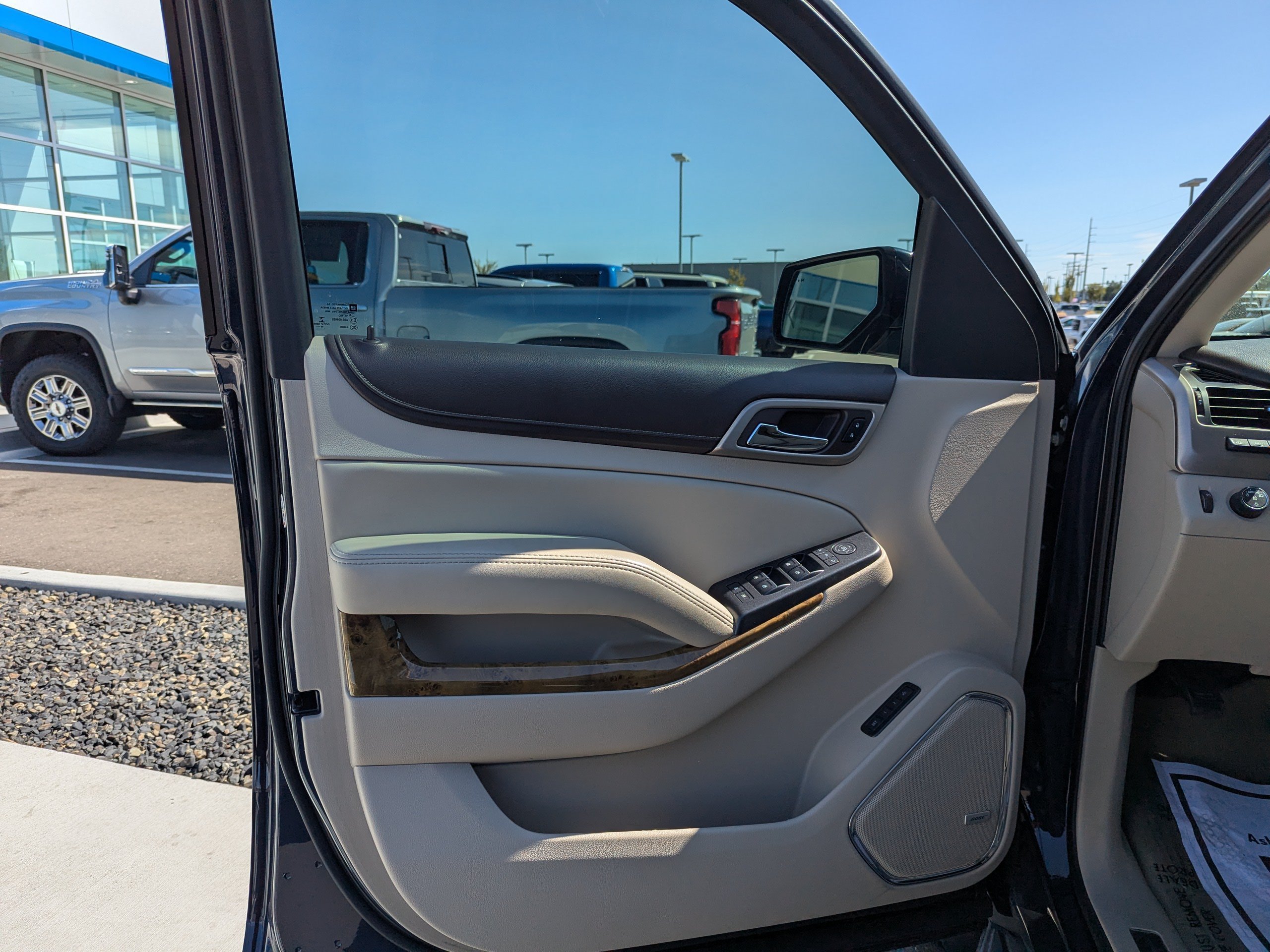 Certified 2017 GMC Yukon Denali w/ Open Road Package AWD/4WD image 10
