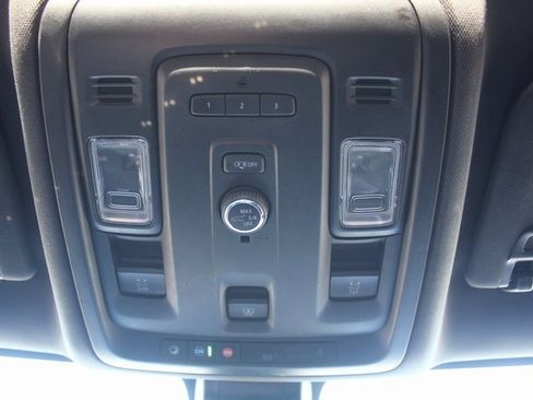 Used 2021 Chevrolet Tahoe Z71 image 34