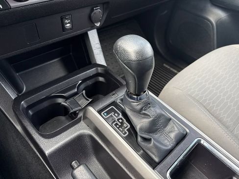 Used 2016 Toyota Tacoma SR5 w/ Towing Package RWD image 22
