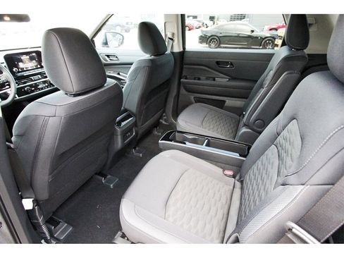 New 2025 Nissan Pathfinder SV w/ SV Premium Package image 11