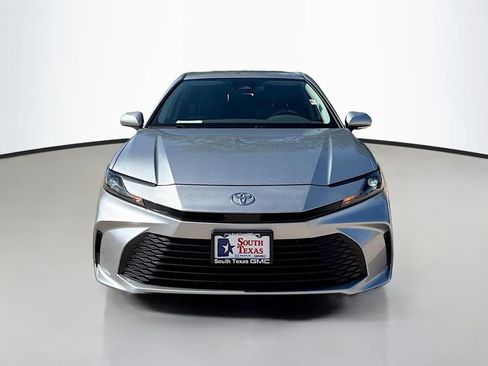 Used 2025 Toyota Camry LE w/ Convenience Package FWD image 2