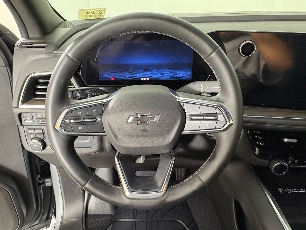 Used 2026 Chevrolet Suburban Z71 w/ Comfort Package AWD/4WD image 24