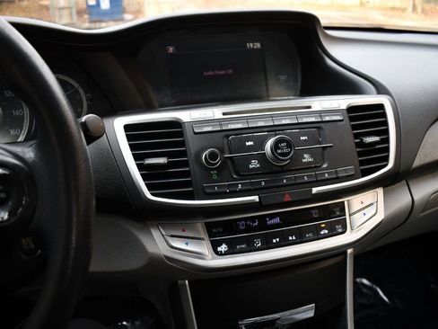 Used 2013 Honda Accord LX image 17