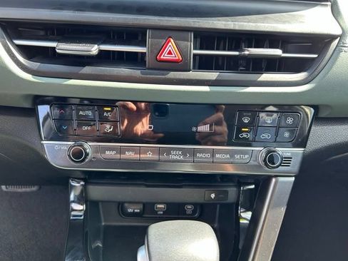 Used 2024 Kia Seltos SX w/ SX Sunroof Package AWD/4WD image 21