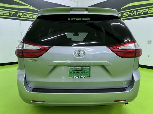 Used 2018 Toyota Sienna LE FWD image 8