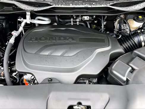 New 2026 Honda Odyssey Touring image 17