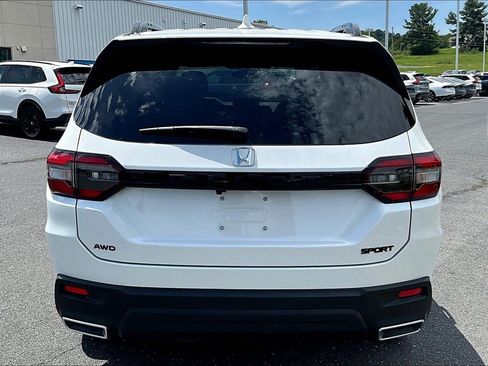 Certified 2025 Honda Pilot Sport image 5