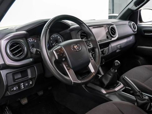 Used 2019 Toyota Tacoma TRD Off-Road AWD/4WD image 2