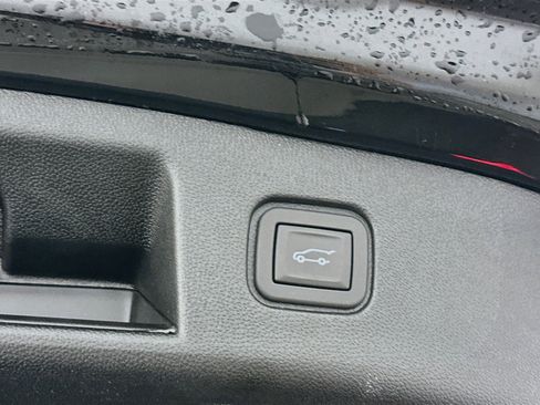 Used 2024 Chevrolet Blazer EV LT AWD/4WD image 31
