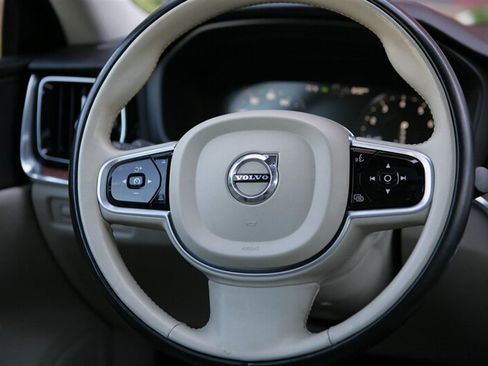 Used 2021 Volvo S60 T5 Momentum AWD/4WD image 19