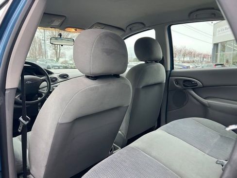 Used 2000 Ford Focus SE FWD image 10