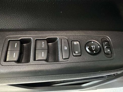 Used 2023 Honda CR-V LX image 19