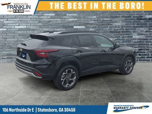 Used 2025 Chevrolet Trax LT w/ Driver Confidence Package FWD image 6